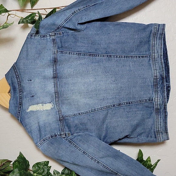 REFUGE Distressed Jean Trucker Jacket  M - Picture 4 of 12